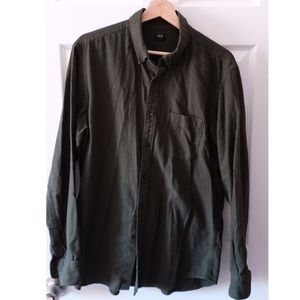 Uniqlo Army green button up flannel